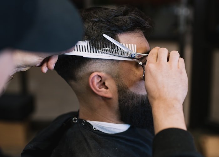 Beard shaping with the straight razor